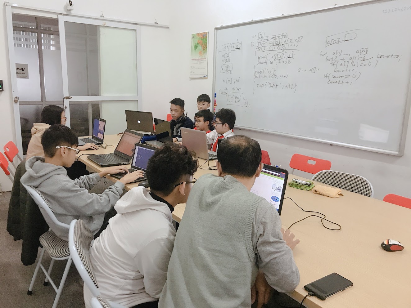 🚀 Khóa học Lập trình dành cho học sinh THCS & THPT – Khơi nguồn đam mê, dẫn bước tương lai!